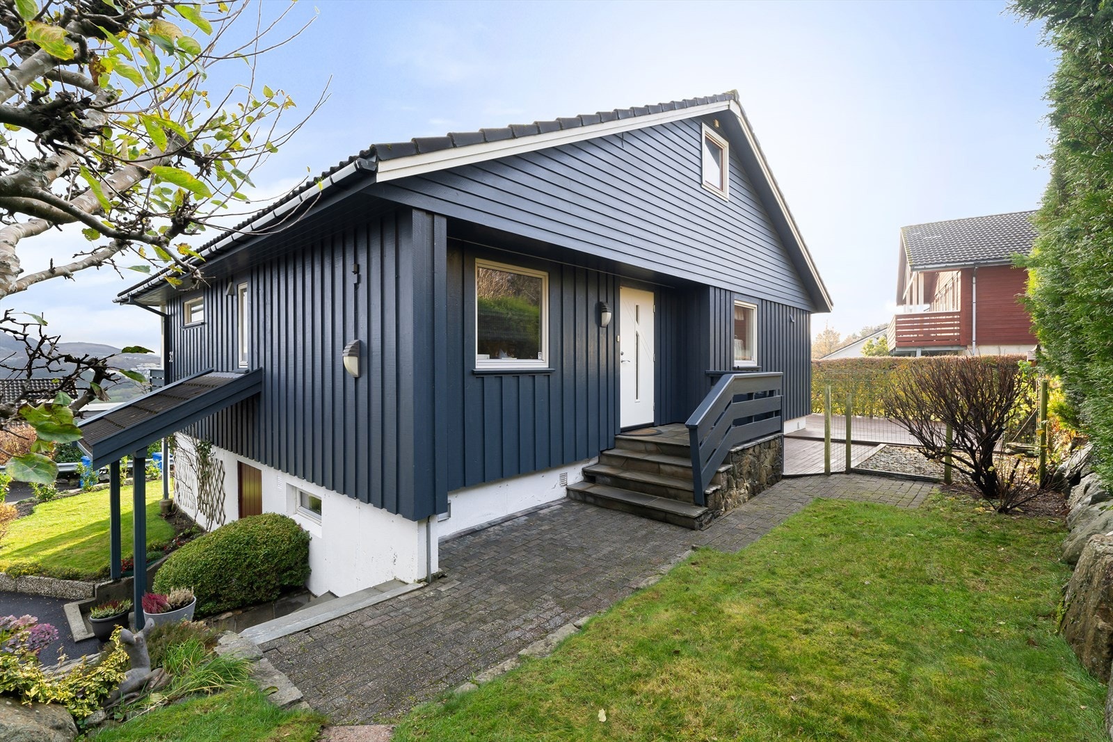 Meget attraktiv beliggenhet i et etablert, rolig og barnevennlig boligfelt på Hana. Galleribilde