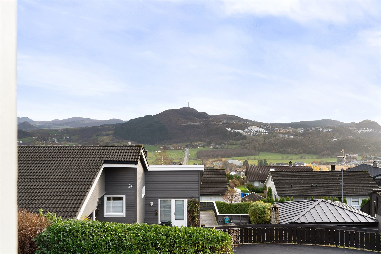 En tiltalende og svært innholdsrik enebolig med mange gode kvaliteter. Galleribilde