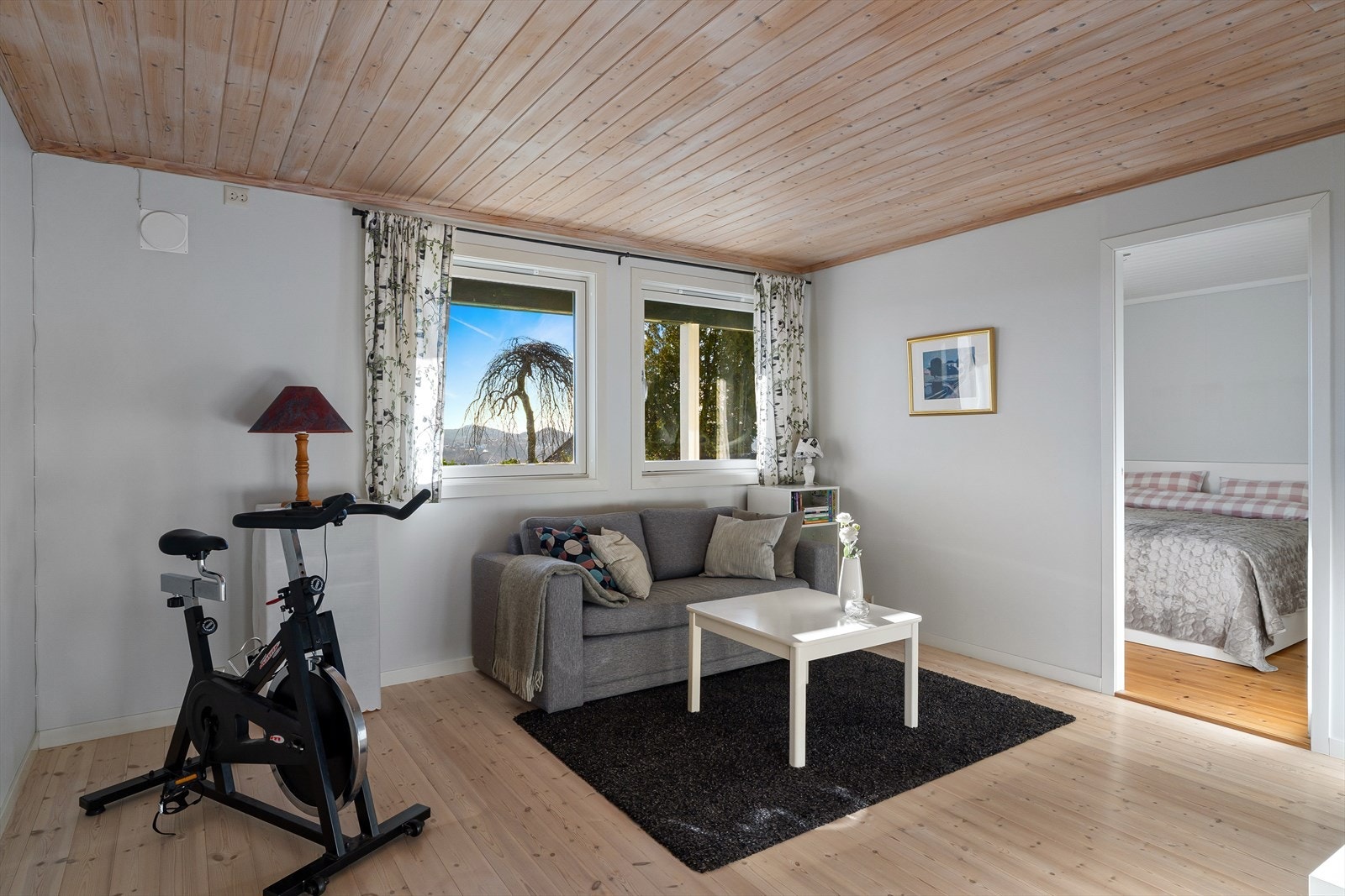 I tillegg kan man ved behov sette opp et treningsrom til seg selv eller bruke stue som en samlingsplass for hele familien til gode stunder, alt etter behov. Galleribilde