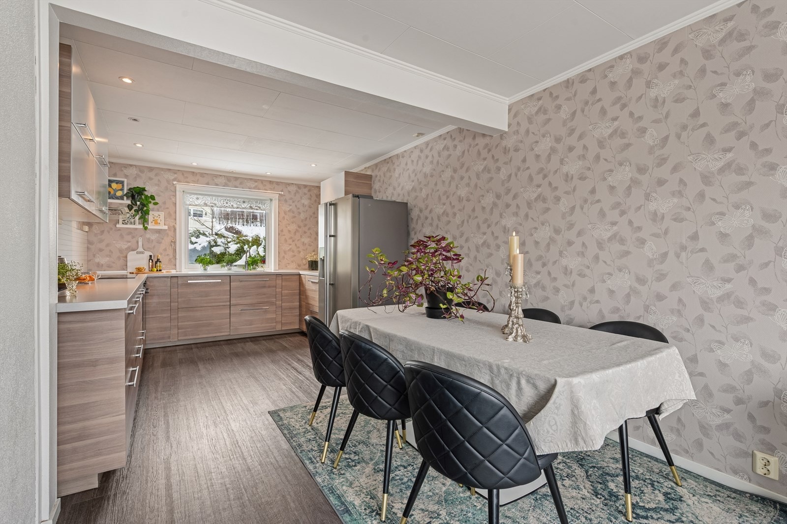 Her kan maten nytes med plass til hele familien. Galleribilde