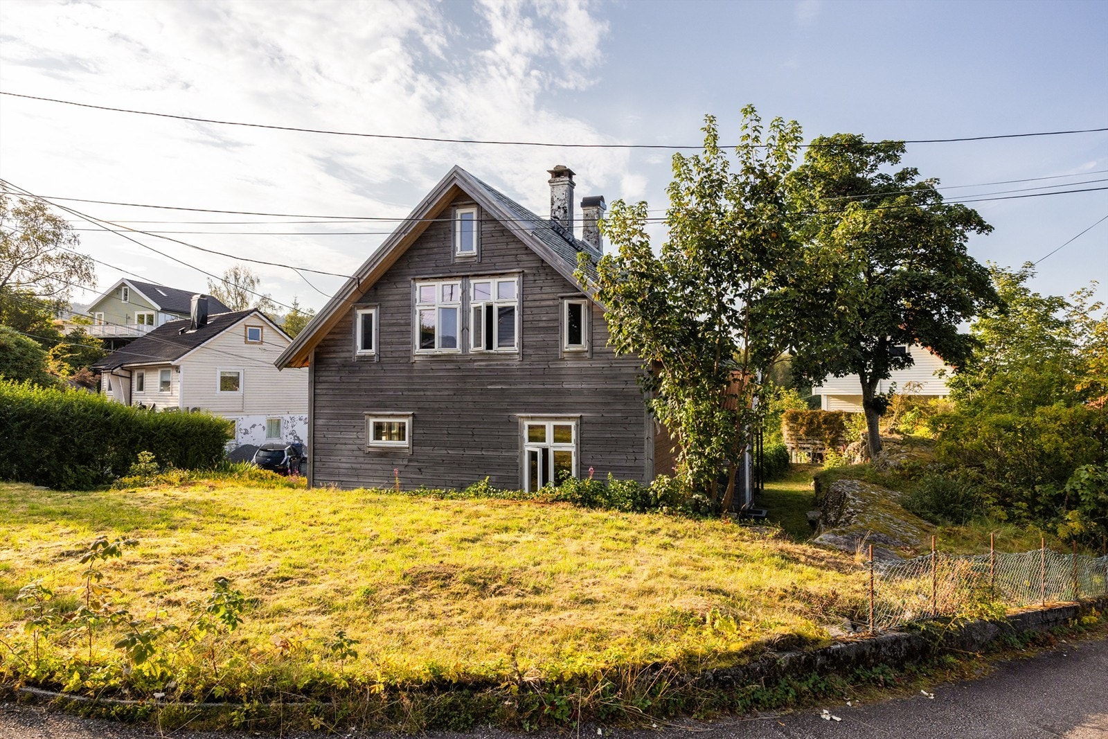 Kledning og vinduer på vegg mot sør ble skiftet i 2018 Galleribilde