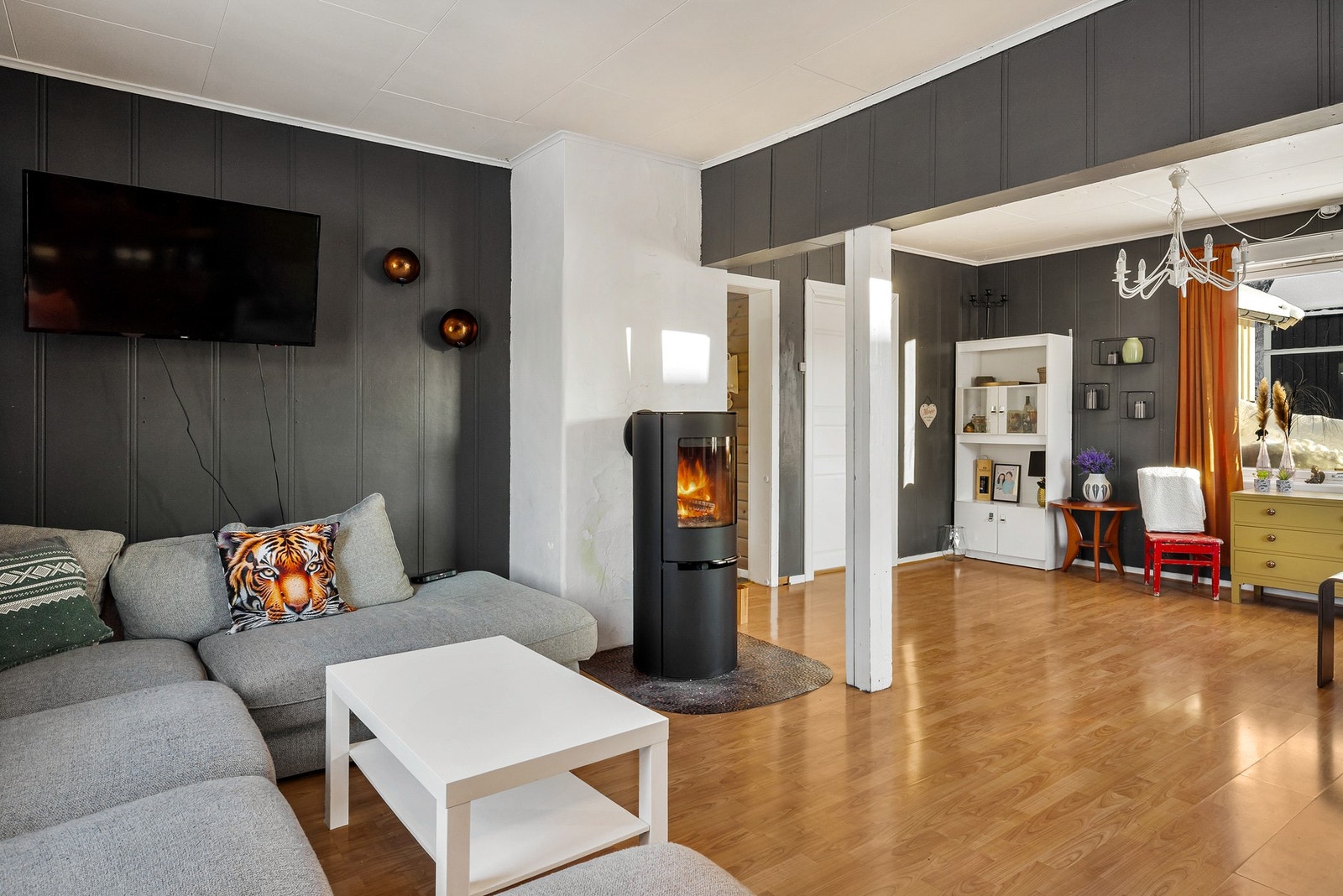 Velkommen til en velholdt enebolig med flere viktige oppgraderinger Galleribilde