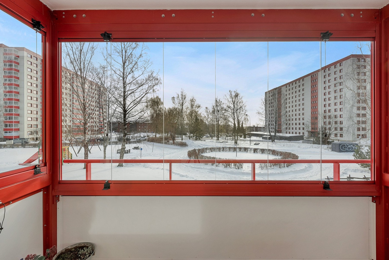 Dette er en innbydende og velholdt 2-roms andelsleilighet beliggende i høy 1. etasje. Galleribilde