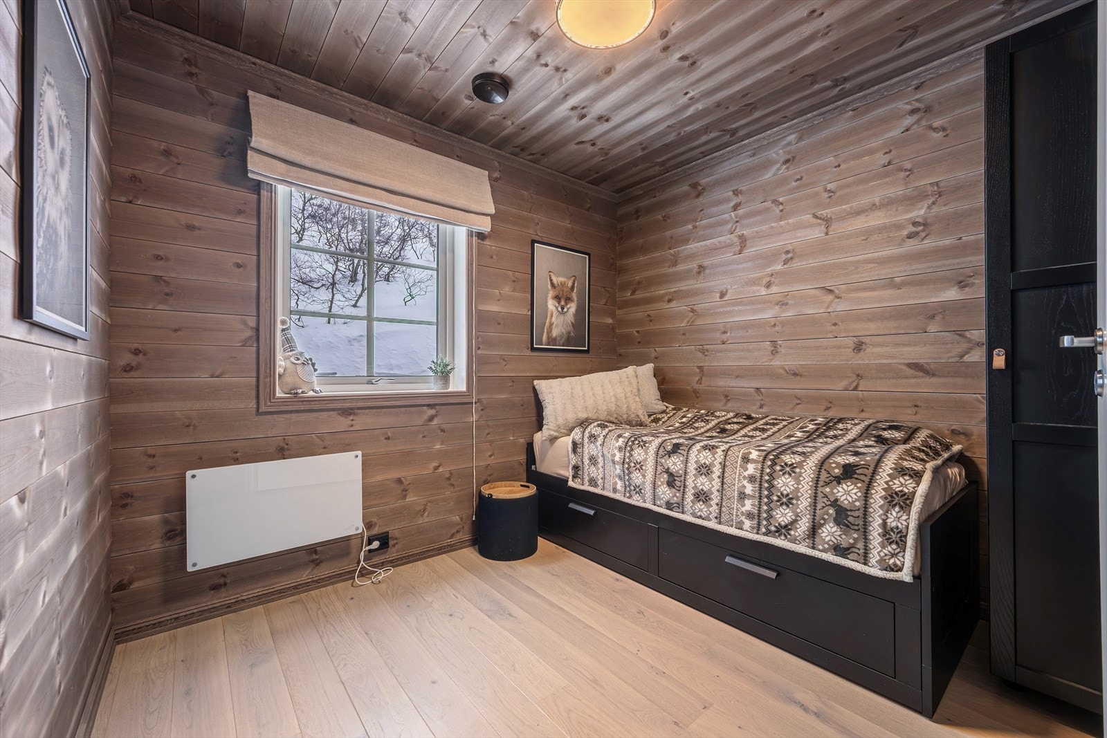 Soverom nummer to av bra størrelse. Galleribilde