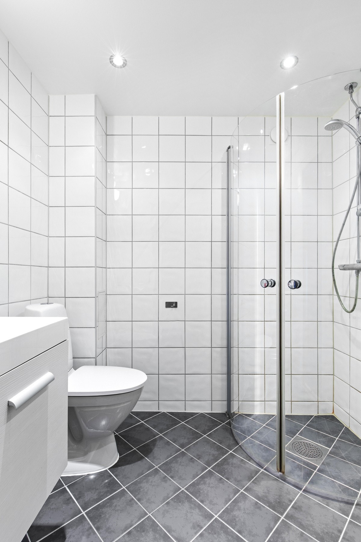 Flislagt baderom, rehabilitert i 2009 i regi av borettslaget. Galleribilde