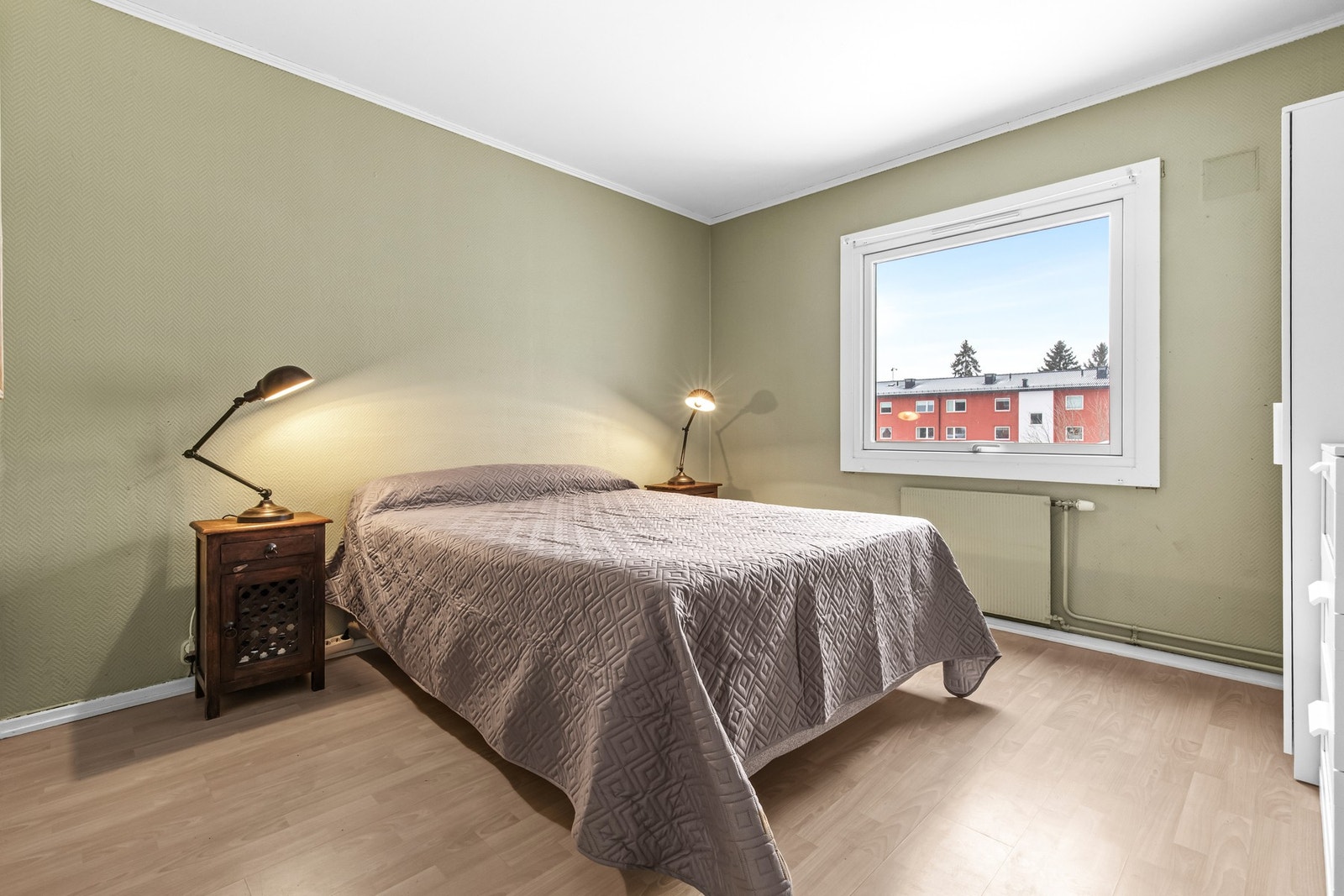 Leiligheten har to gode soverom som ligger behagelig adskilt på hver sin side. Galleribilde