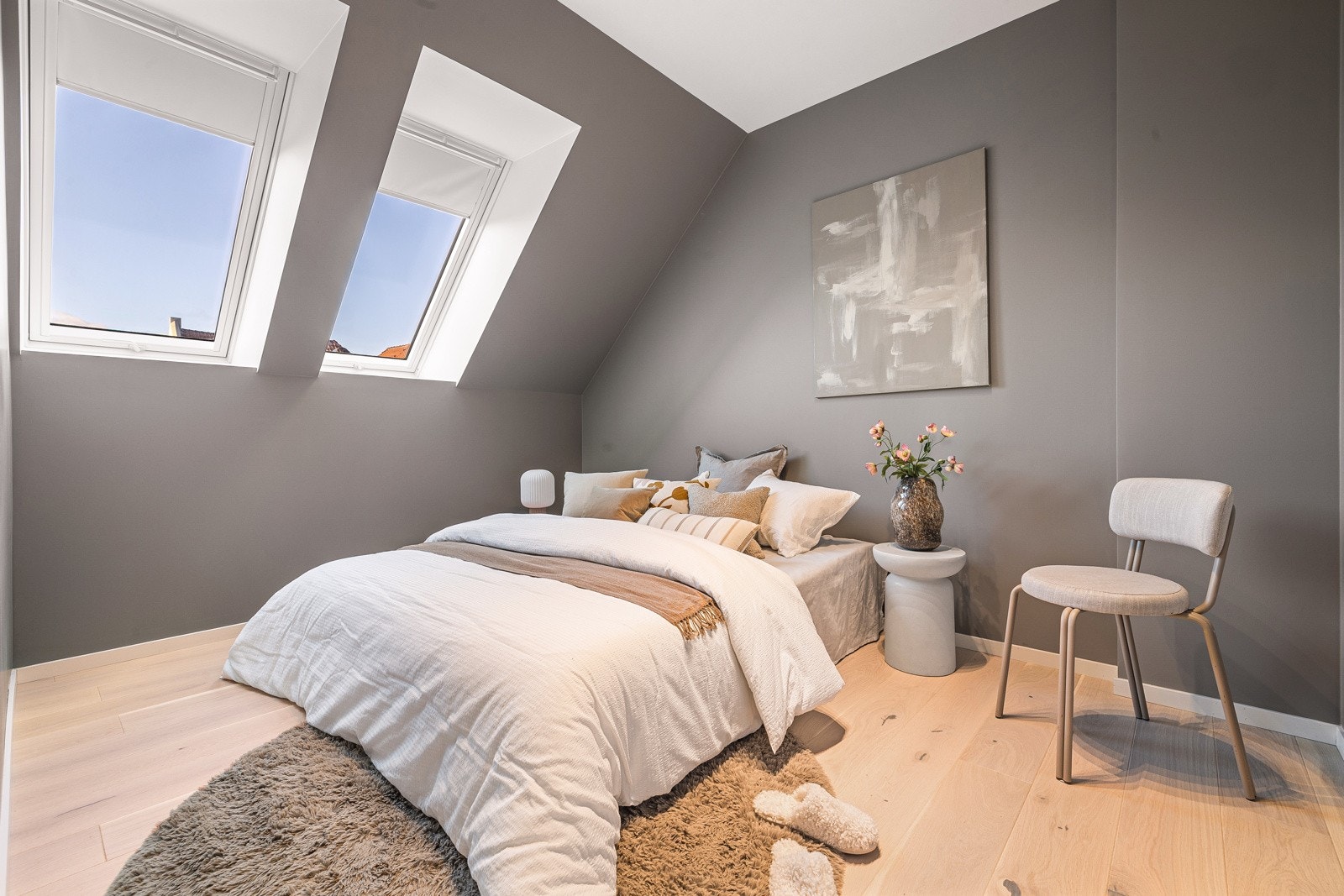 - Hovedsoverommet måler 9,5 kvadratmeter og oppleves meget romslig - Galleribilde