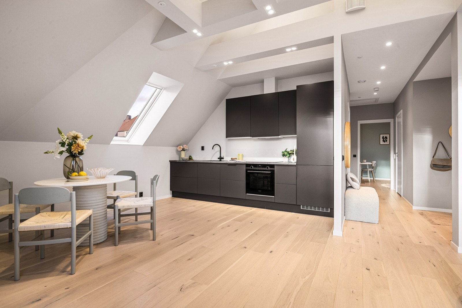 - Leiligheten ligger nydelig til i byggets 5 etasje med heisadkomst - Galleribilde