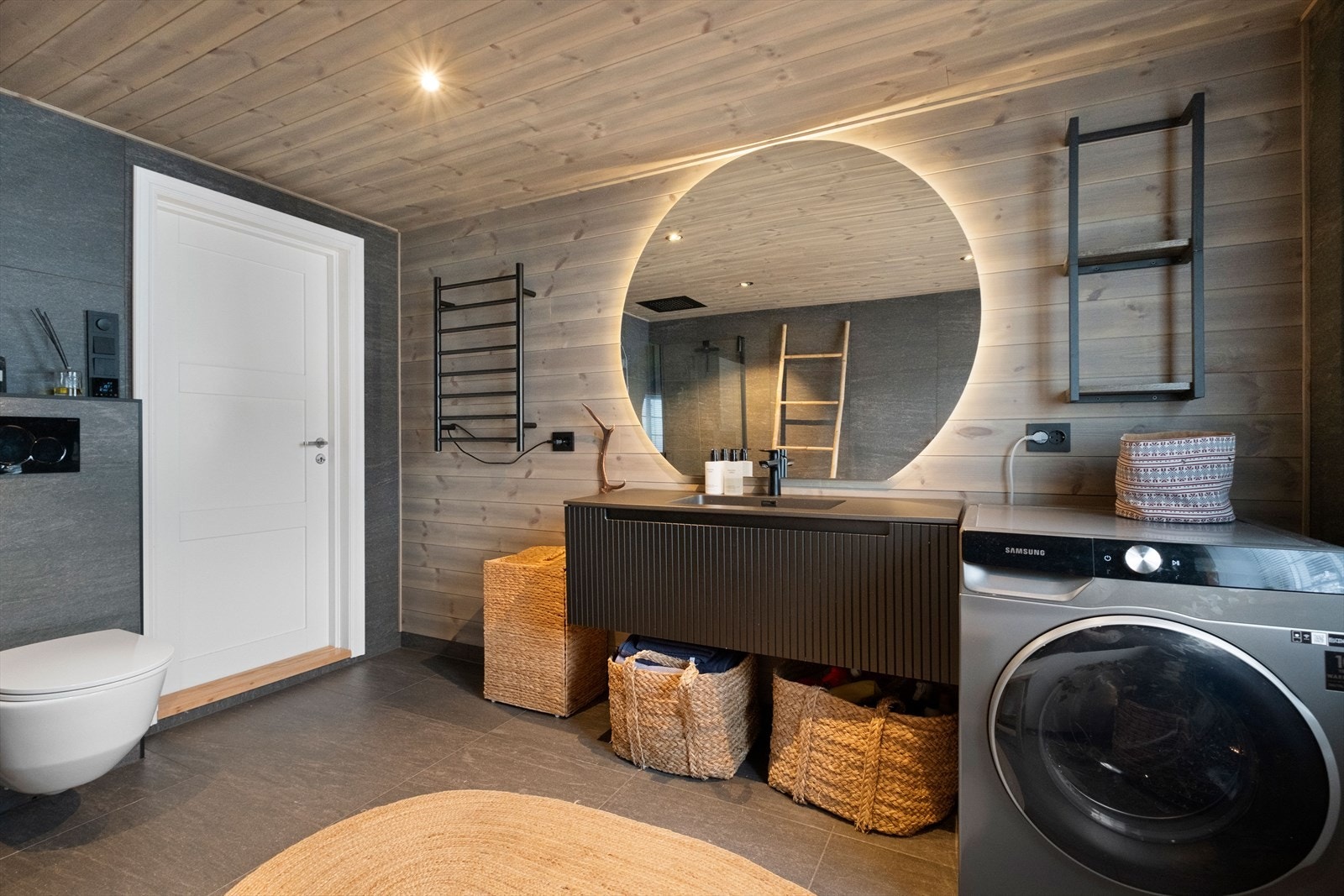 Elektrisk avtrekksvifte sikrer god ventilasjon på badet. Galleribilde