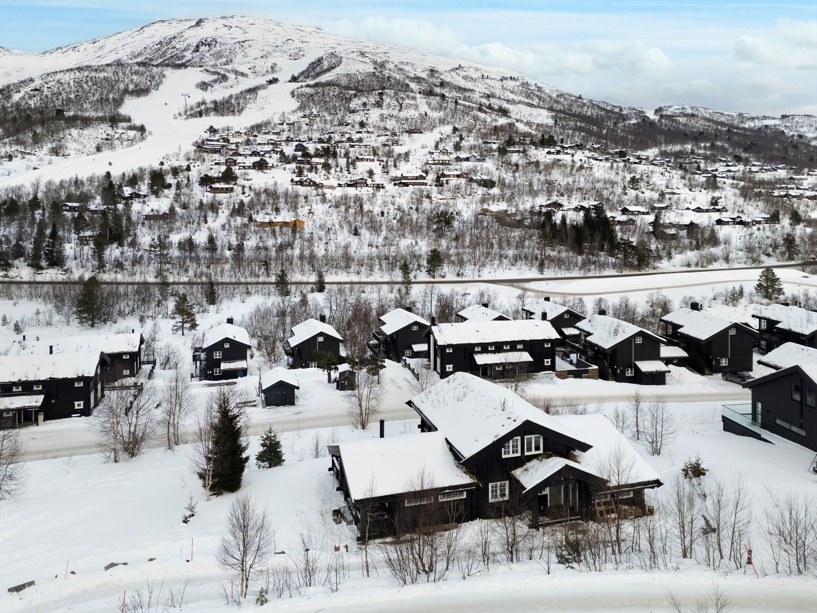 Eiendommen ligger strategisk plassert nær ski- og turområder. Galleribilde