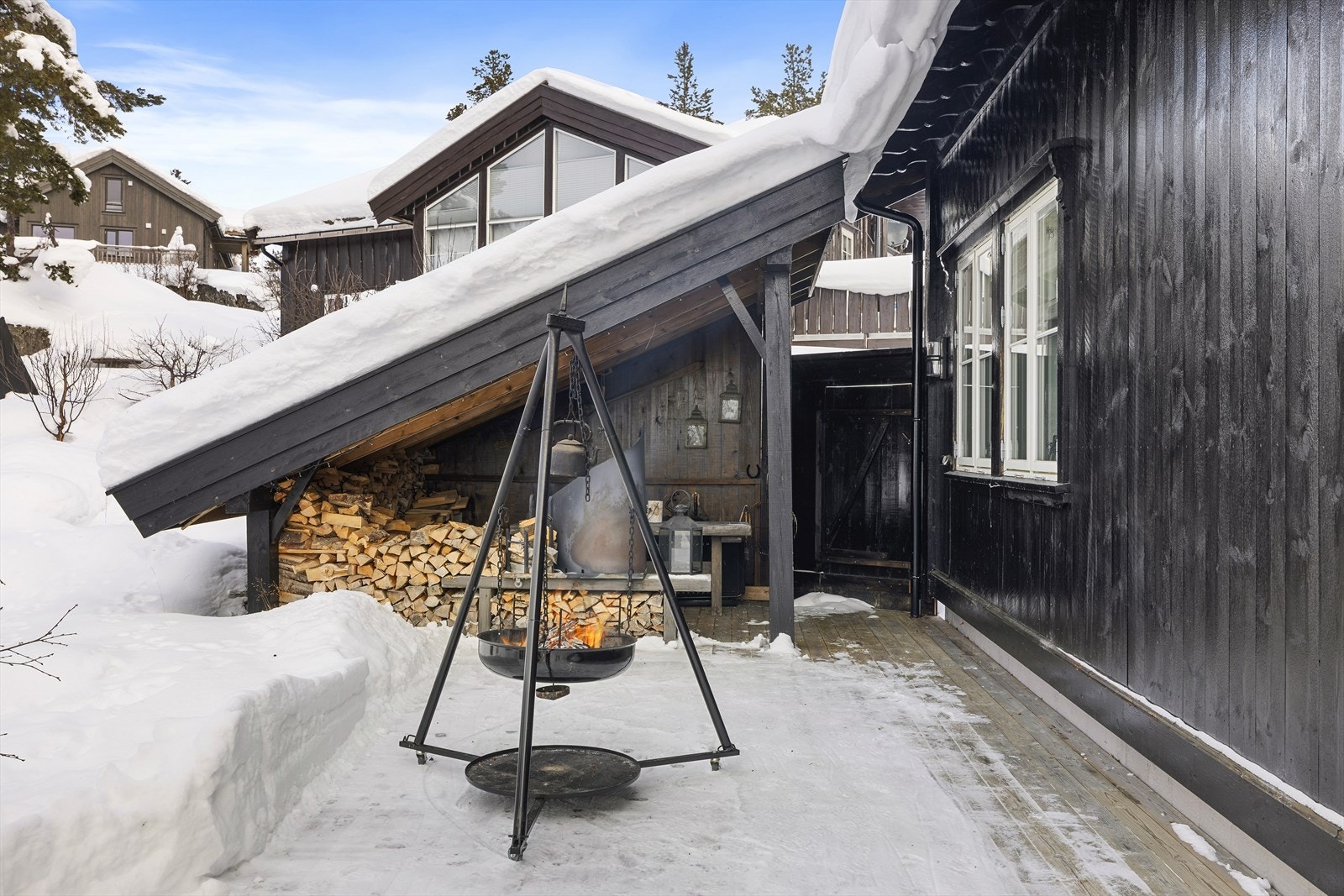 Bålpanneplass og overbygd uteplass Galleribilde