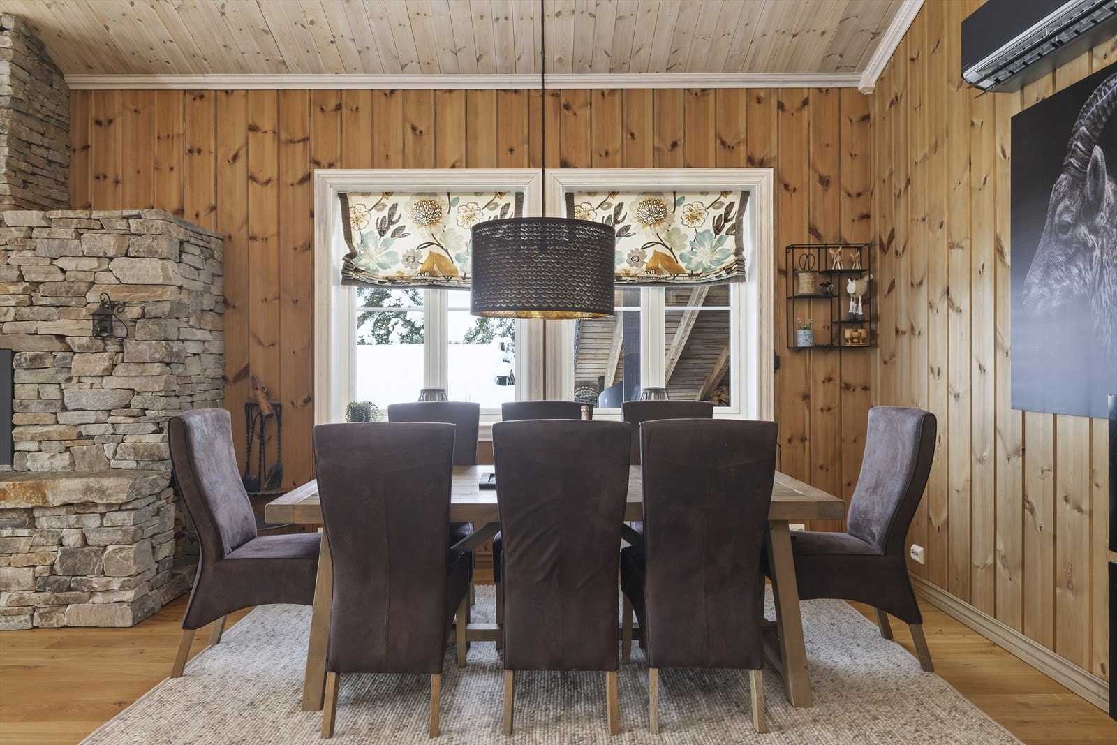 God plass til stor spisestue Galleribilde