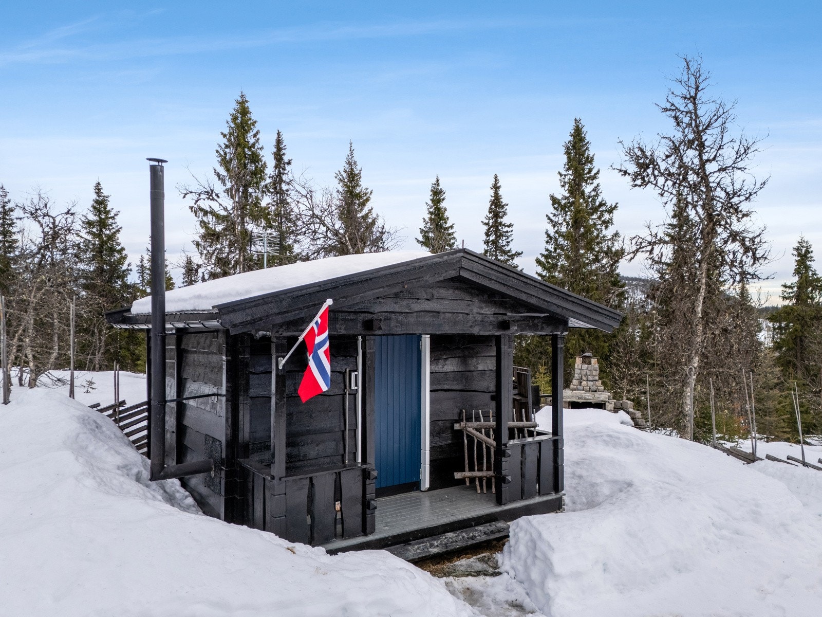 Med rom for hele familien i både hytten, med besøkende i annekset! Galleribilde