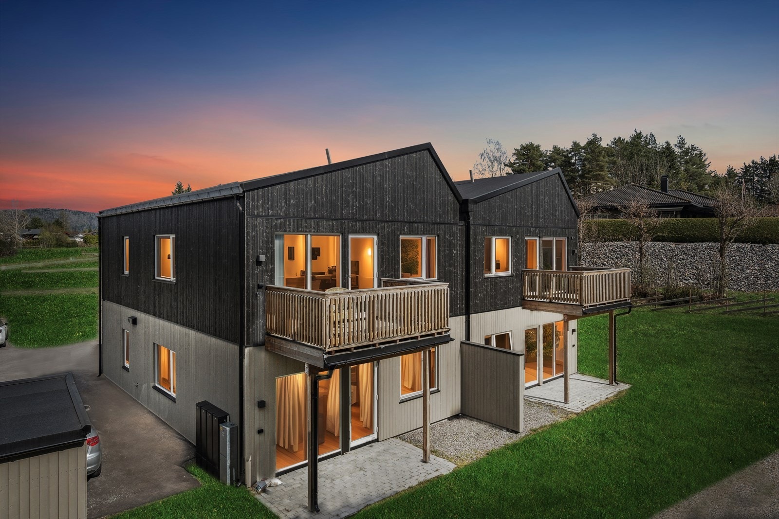 Leiligheten ble ferdigbygget i 2022 og har en pen arkitektur og gjennomgående høy standard. Galleribilde