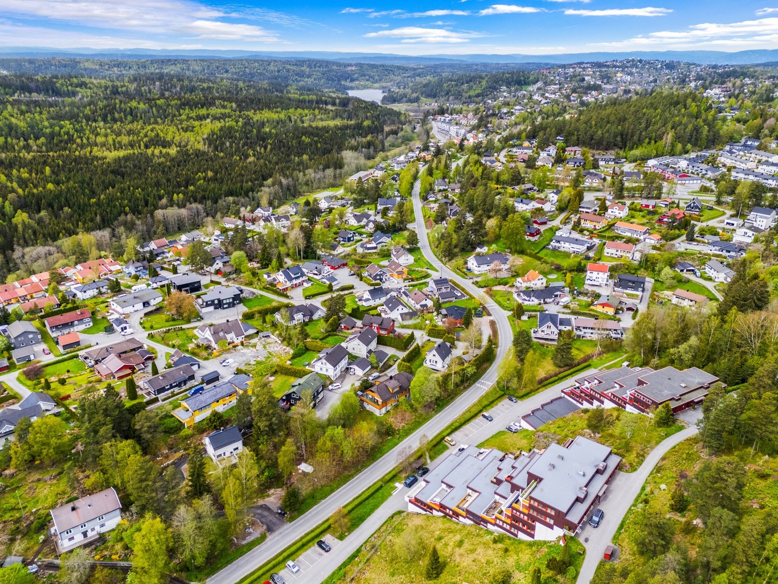 Nærmiljøet byr på gode oppvekstvilkår med flere idrettslag og aktiviteter for barn og unge. Galleribilde