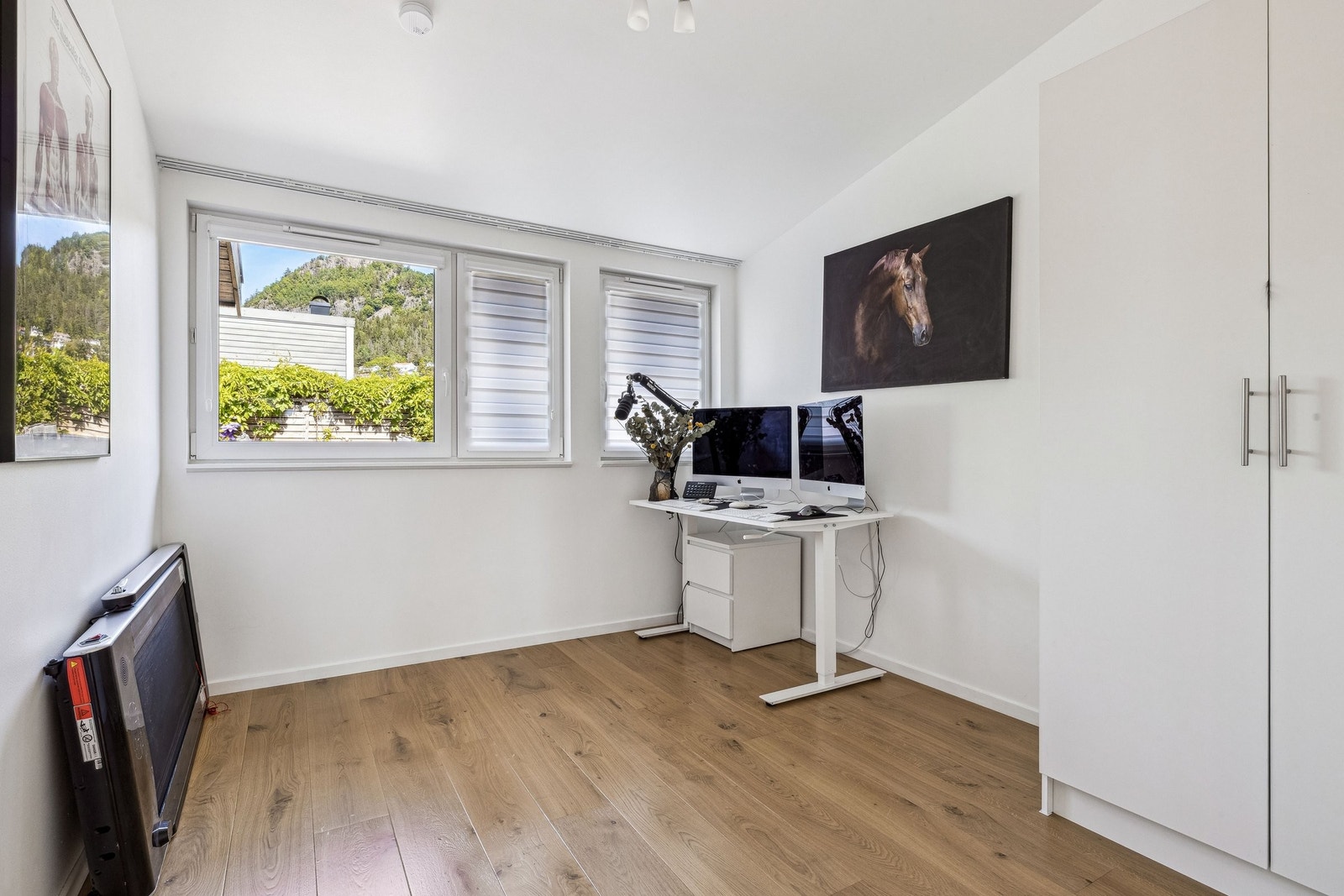 Soverom nr 2/brukt som kontor i 1 etasje Galleribilde