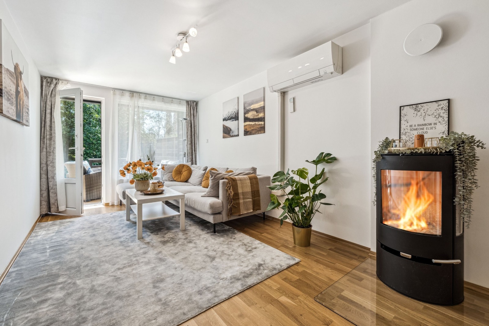 Stue underetasje (ild i vedovnen er bare dekorasjon) Galleribilde