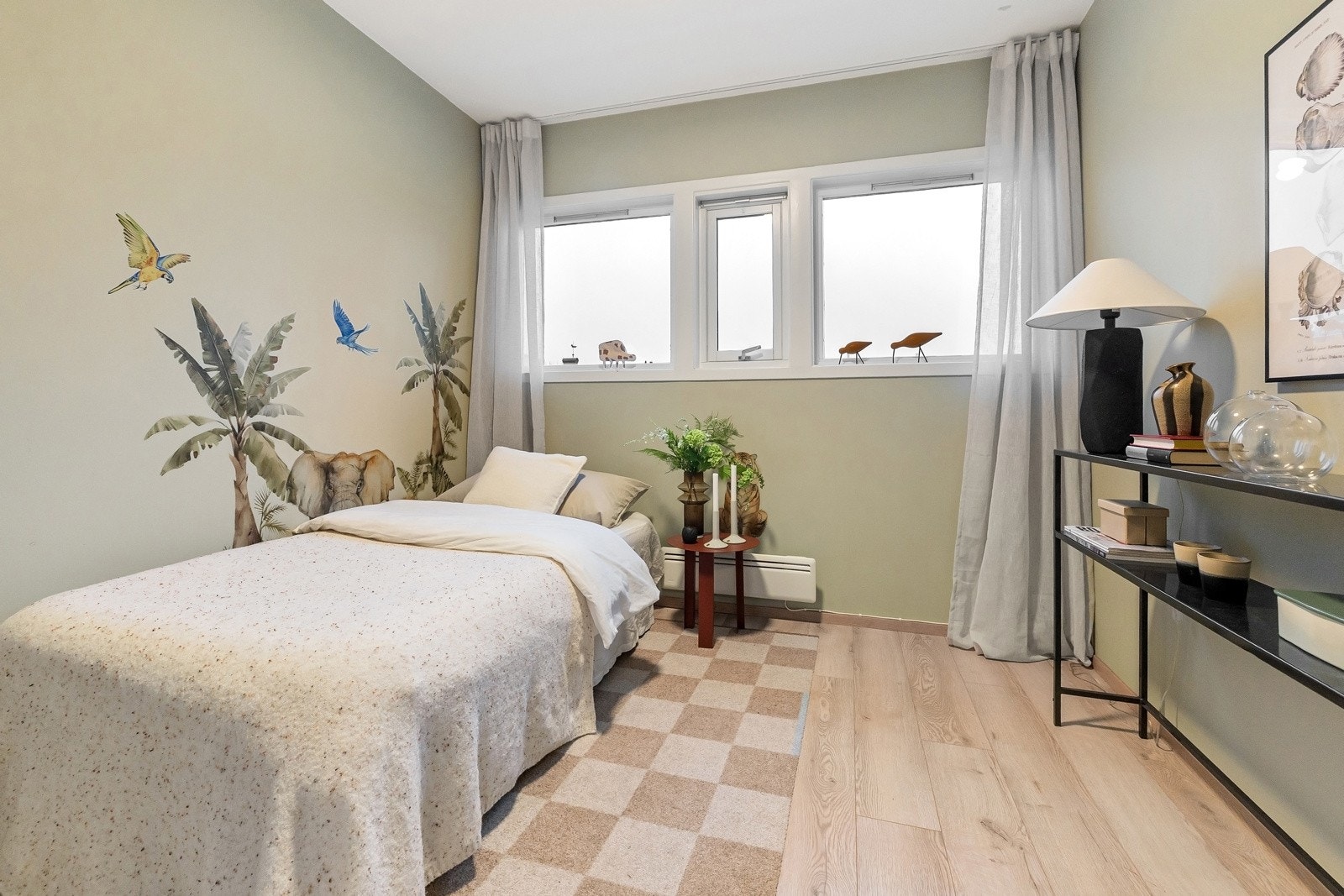 Det andre soverommet har god plass til seng og kommode. Galleribilde