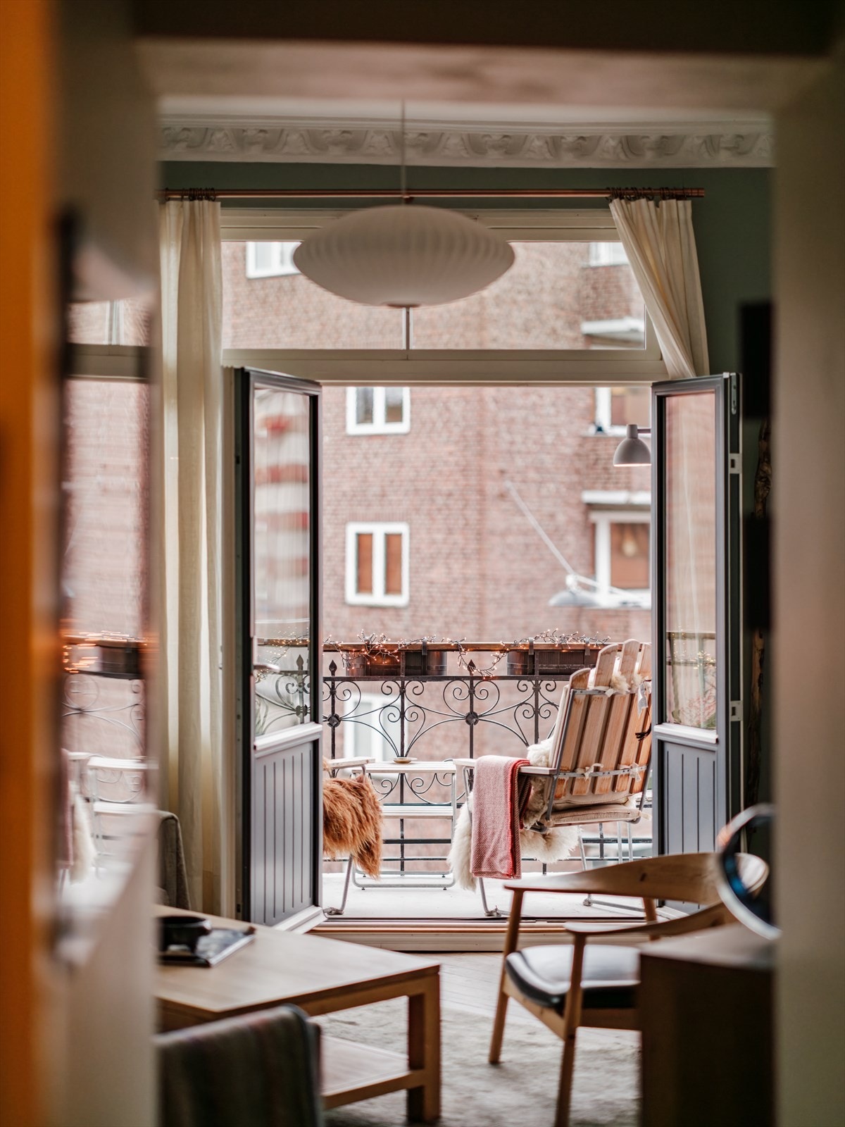 Fra stue er det adkomst til sjarmerende balkong. Galleribilde