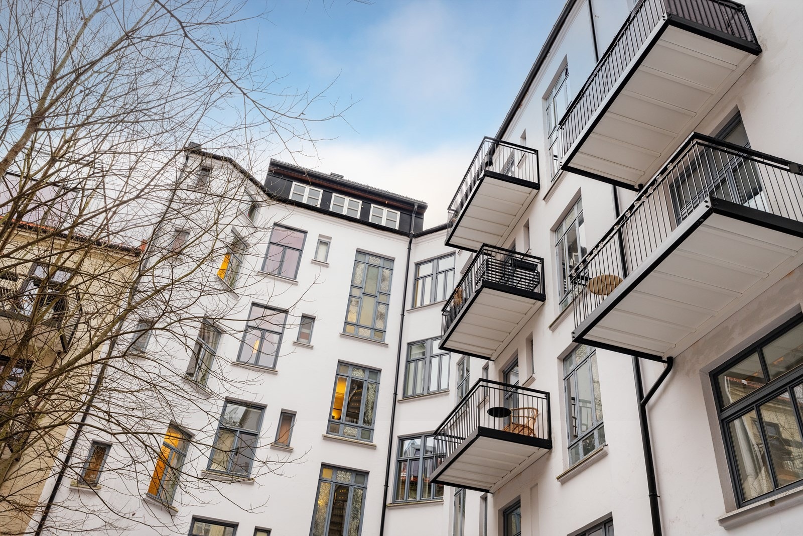 Detaljer | Bakgård. Galleribilde