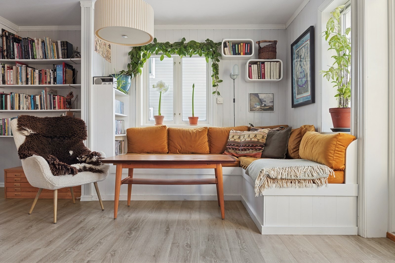 Pen og velholdt selveierleilighet med tre soverom og solrike uteplasser Galleribilde