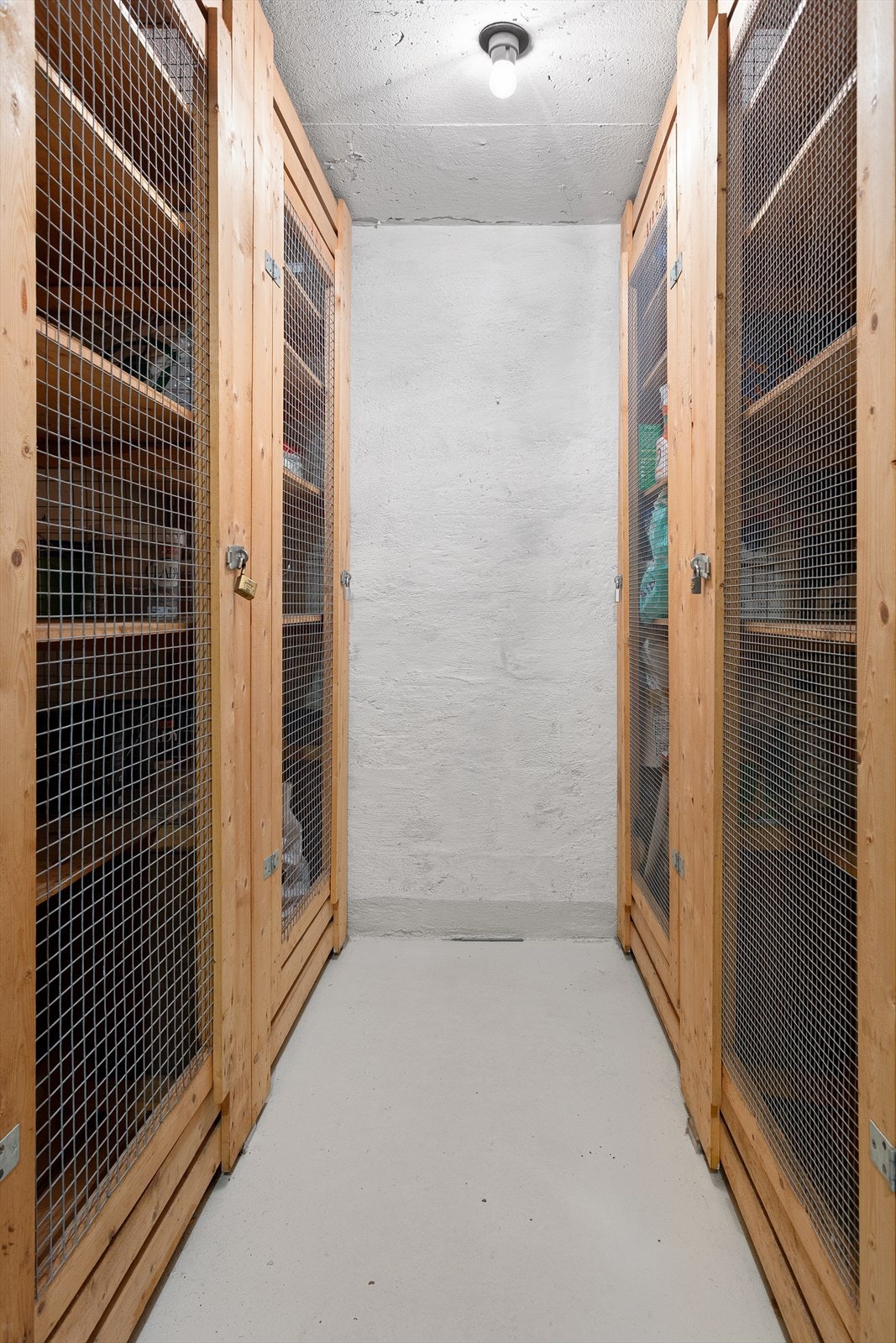 Leiligheten disponerer også et "matskap" på ca. 0,5 kvm i kjeller Galleribilde