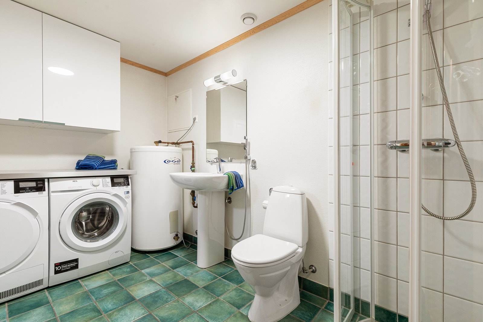 Bad 2 / vaskerom Galleribilde