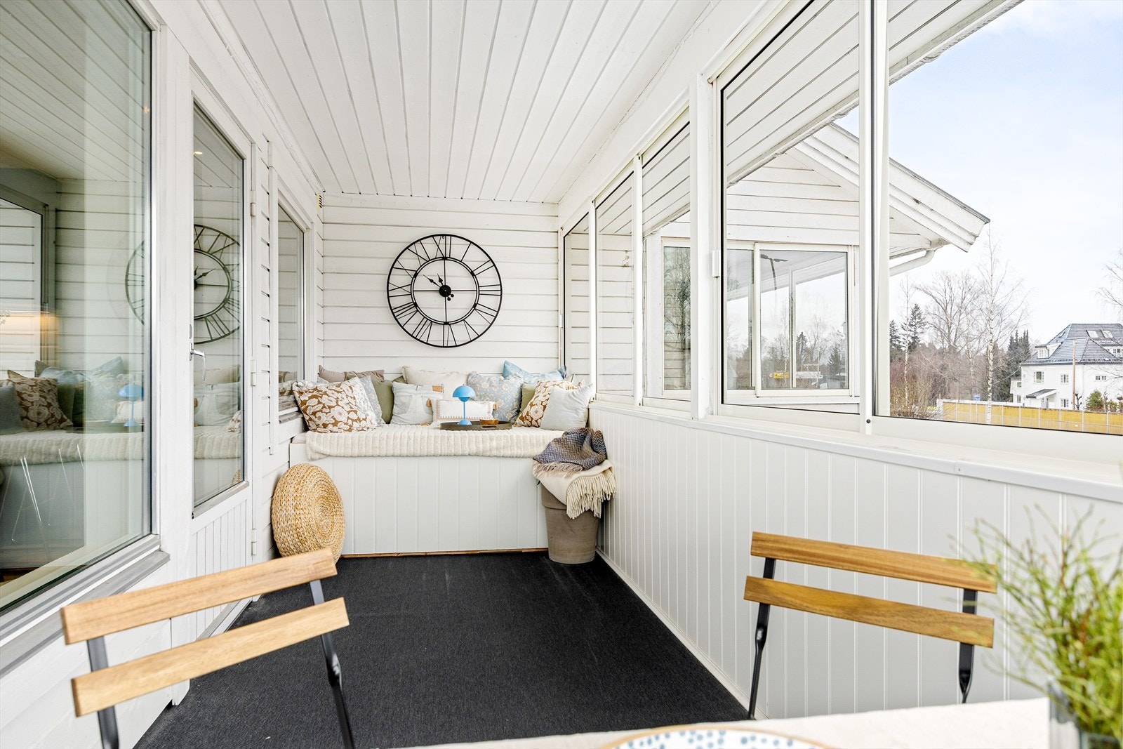 En flott 3-roms leilighet med barnevennlig beliggenhet og kort vei til skoler, barnehage, kollektivtransport og alt du trenger i hverdagen. Galleribilde