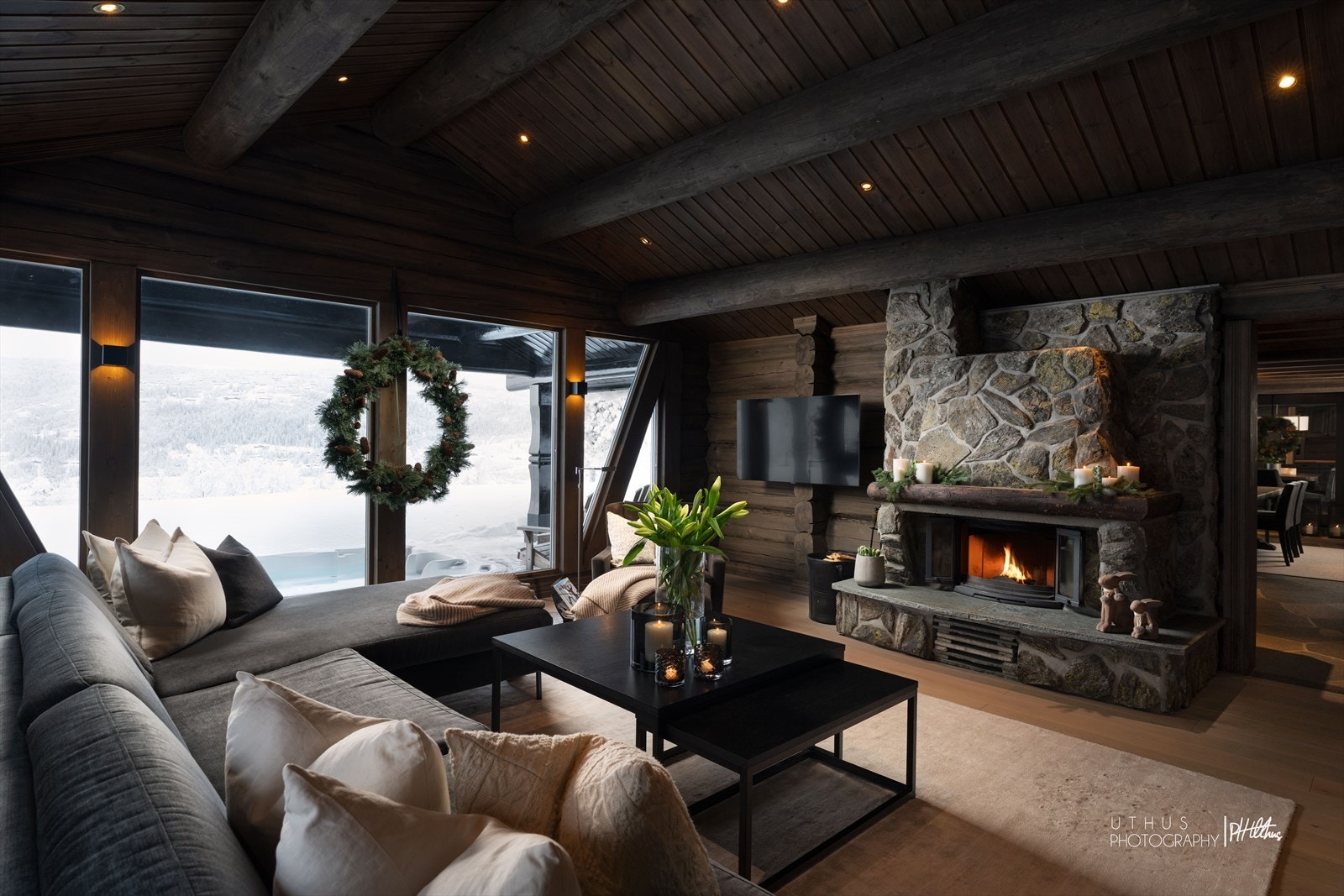 Eiendommen har en fantastisk beliggenhet med nydelig utsikt og gode solforhold. Galleribilde