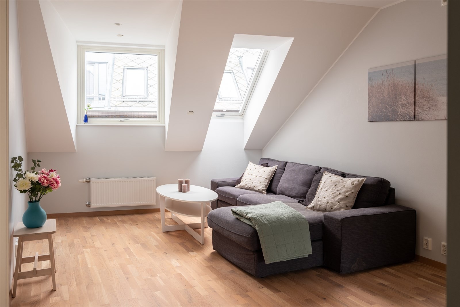 Leiligheten byr på en gjennomtenkt planløsning som er enkel å møblere i ulike soner. Galleribilde