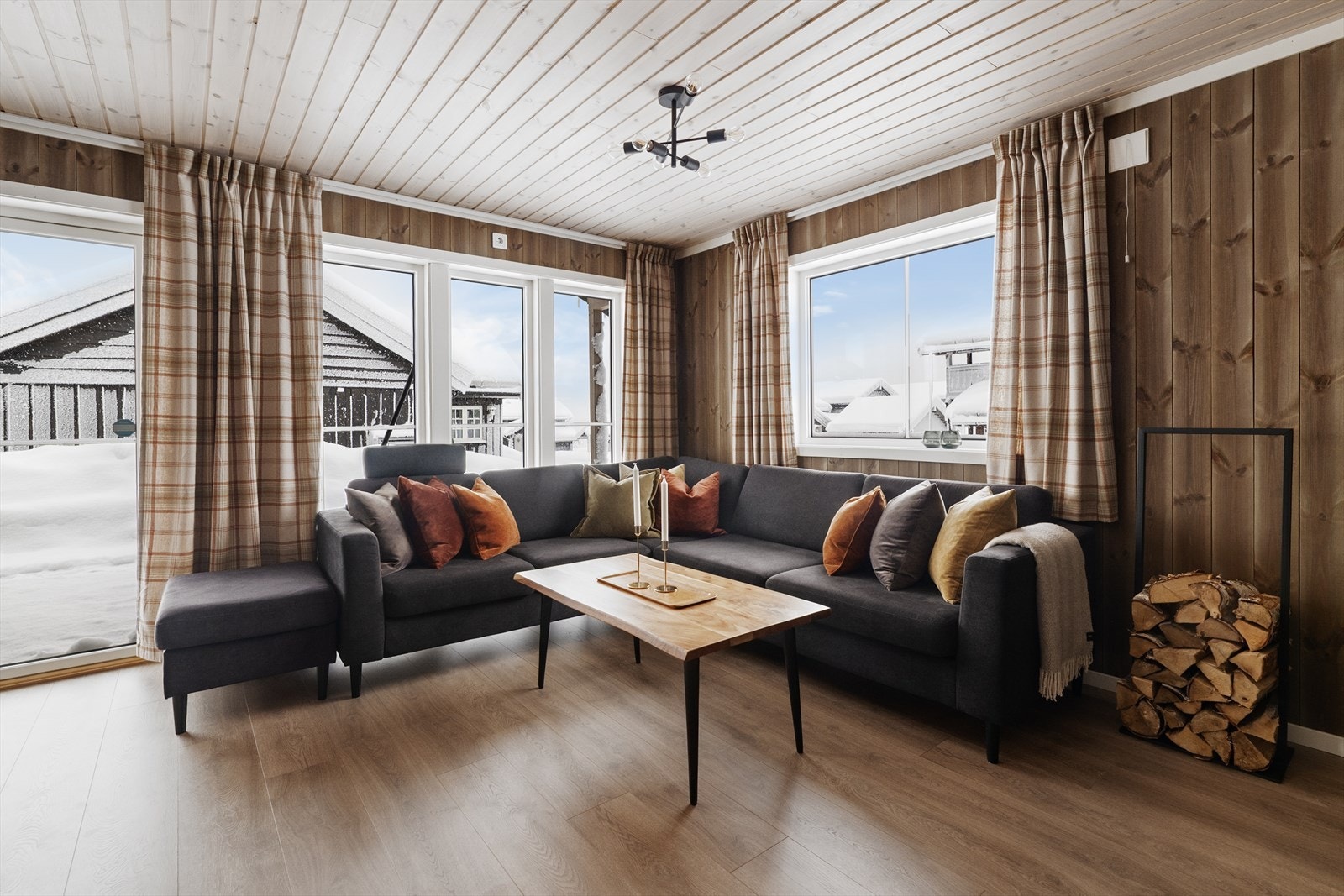 Det er også varmekabler i gulvet for en lun og god varme. Galleribilde