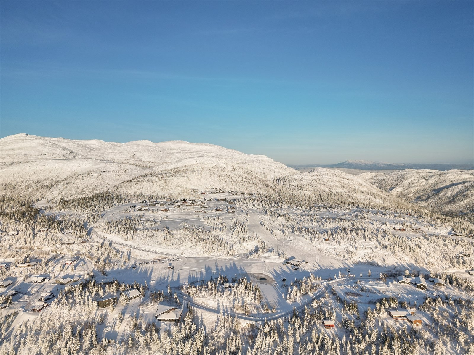 Fantastiske Lifjell ligger sentralt i Telemark og dekker deler av kommunene Hjartdal, Notodden, Seljord og Midt-Telemark. Store deler av Lifjell ligger over 1000 moh og det finnes over 20 fjelltopper i området. Galleribilde
