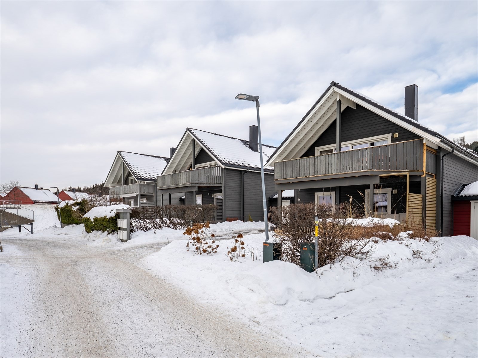 Boligen er godt vedlikeholdt, og det ble utført takfornying i 2018 i regi av borettslaget. Galleribilde