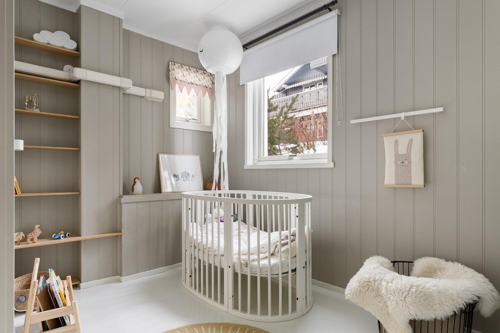 Det tredje rommet som er innredet og brukt som soverom, er opprinnelig godkjent som bod. Det er ikke søkt om bruksendring. Galleribilde