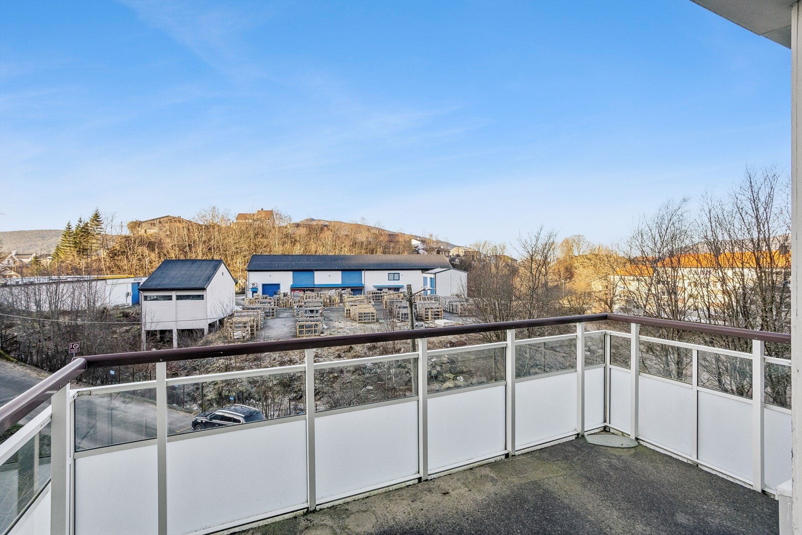 Borettslaget har en stor, felles eiet tomt på 8606 kvm. Galleribilde