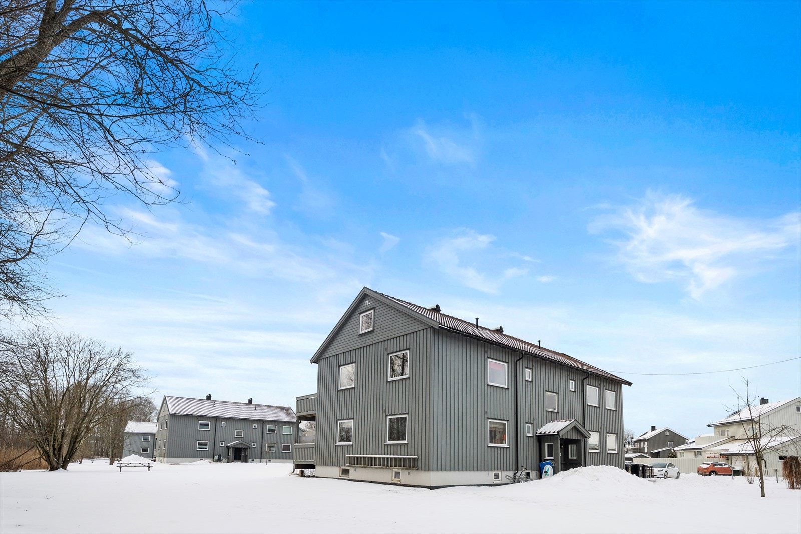 Leiligheten ligger i en firemannsbolig fra 1960 i Kongsten Borettslag. Galleribilde