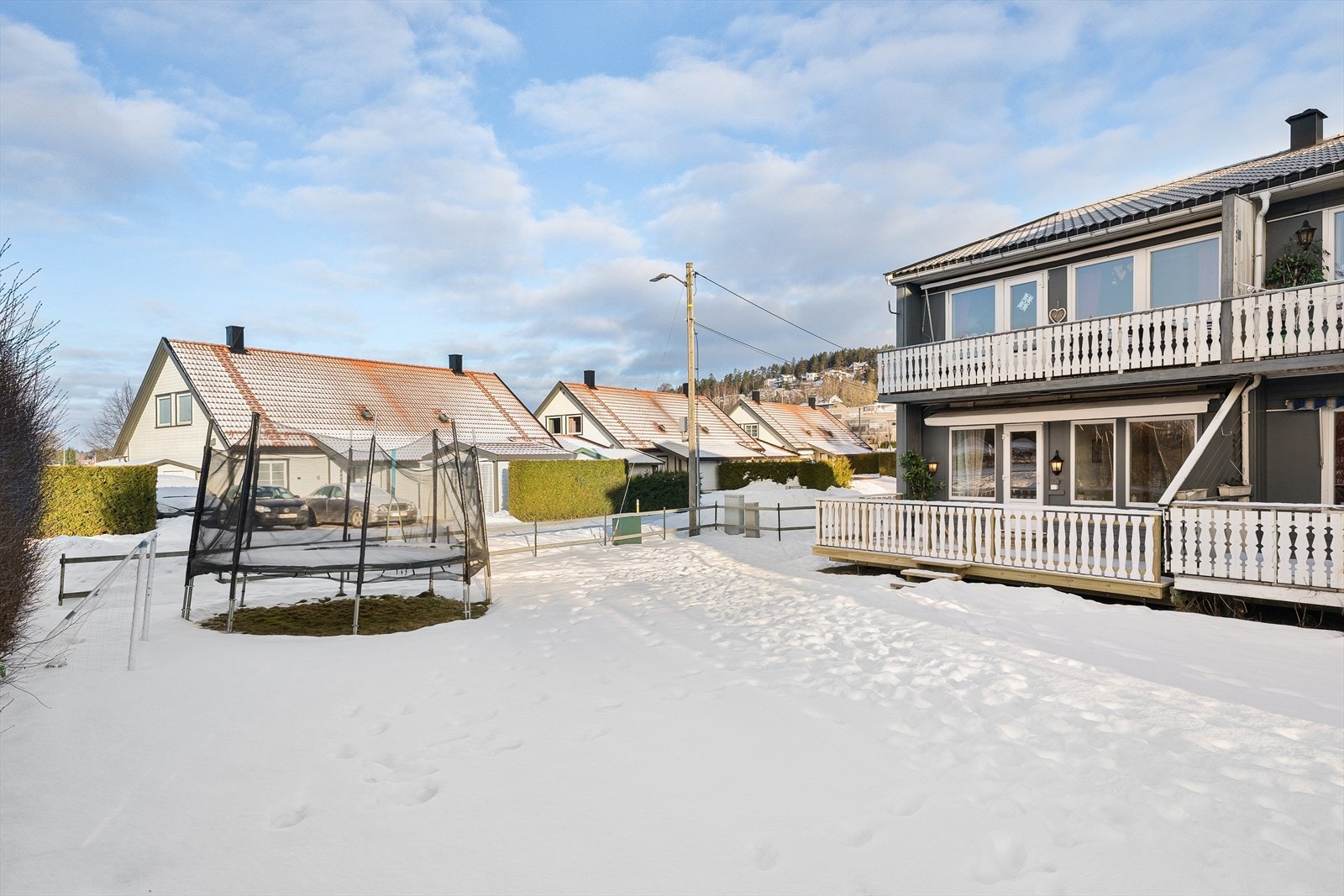 Leiligheten ligger med god intern beliggenhet på enden i byggets 1 etasje med enkel adkomst. Galleribilde