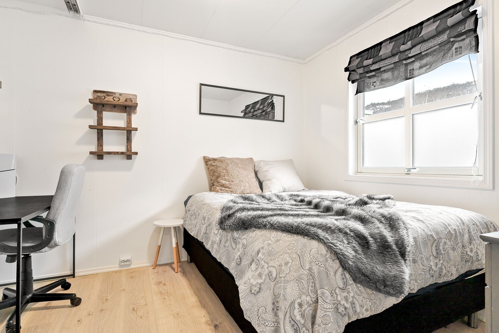 Ett av to soverom. Dette er det minste soverommet på 8 kvm. Galleribilde