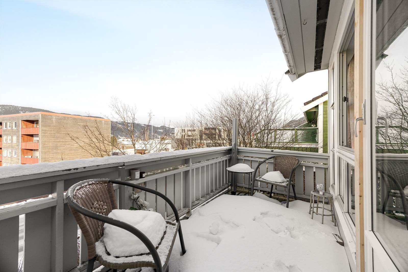 En av to balkonger. Galleribilde