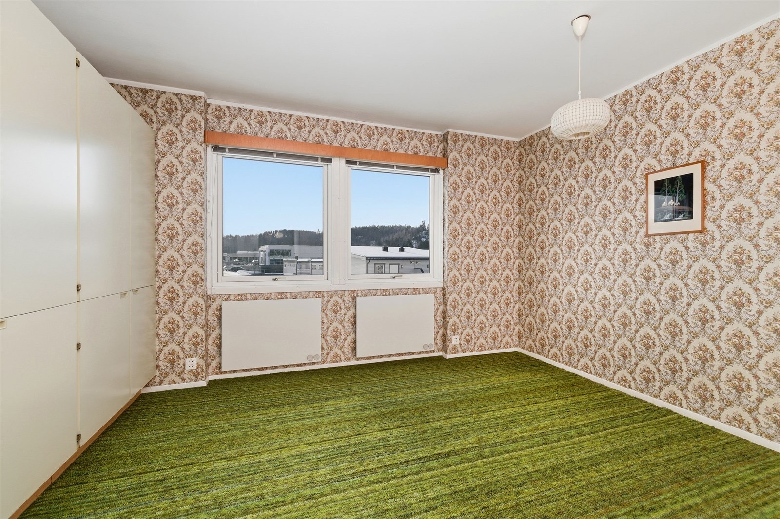 Hovedsoverommet er utstyrt med en romslig, montert garderobeløsning. Galleribilde