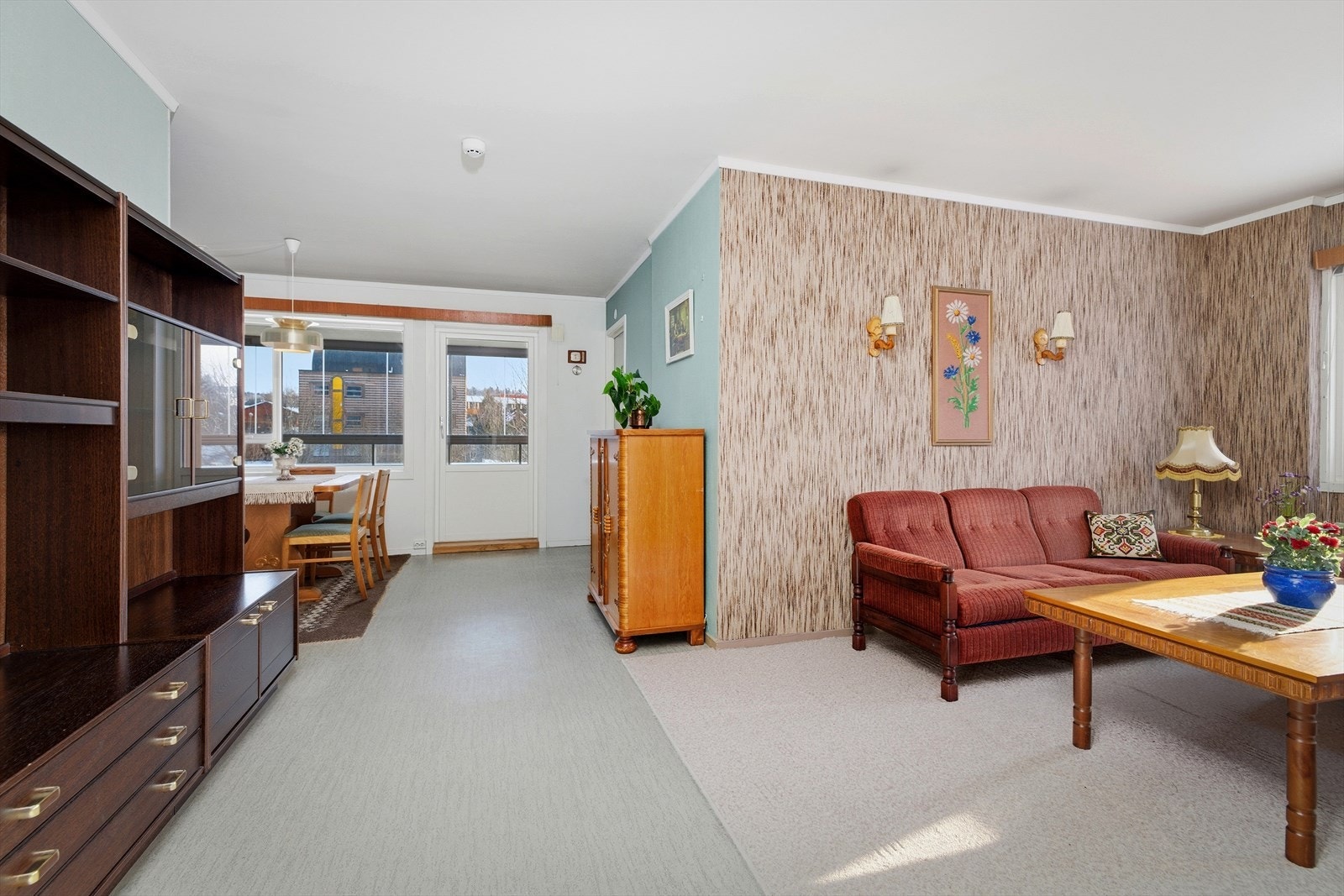 Velkommen til en leilighet i 2. etasje i et rolig og sentrumsnært boområde på Eikli. Galleribilde