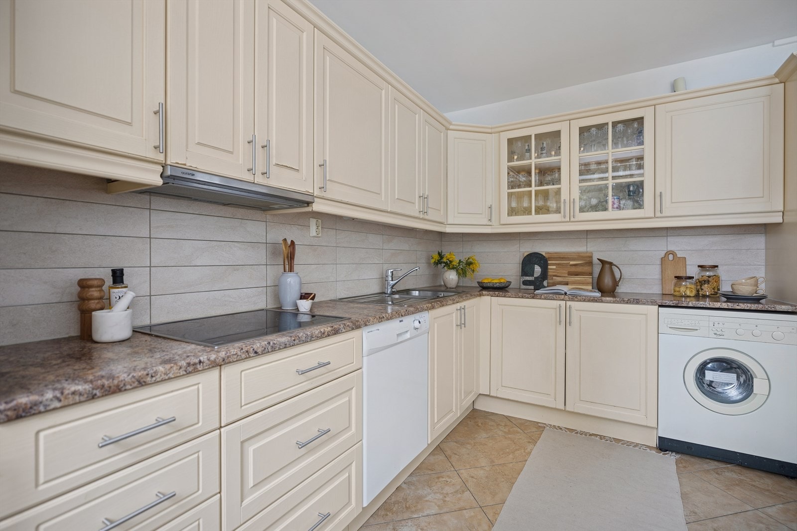 Godt med skapplass og praktisk løsning for hverdagsbruk Galleribilde