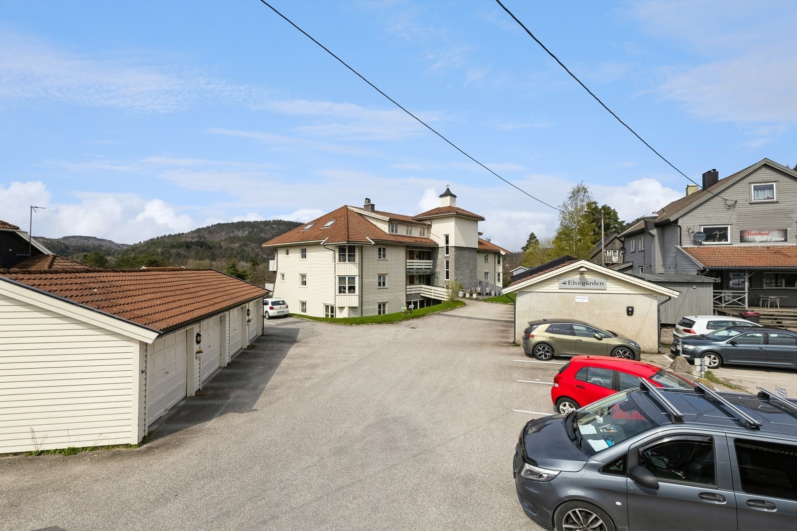 Elvegården Galleribilde