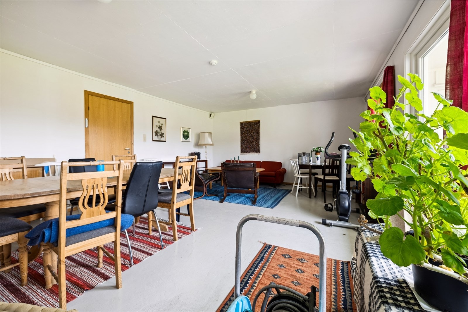 Felles stue i sameiet. Galleribilde