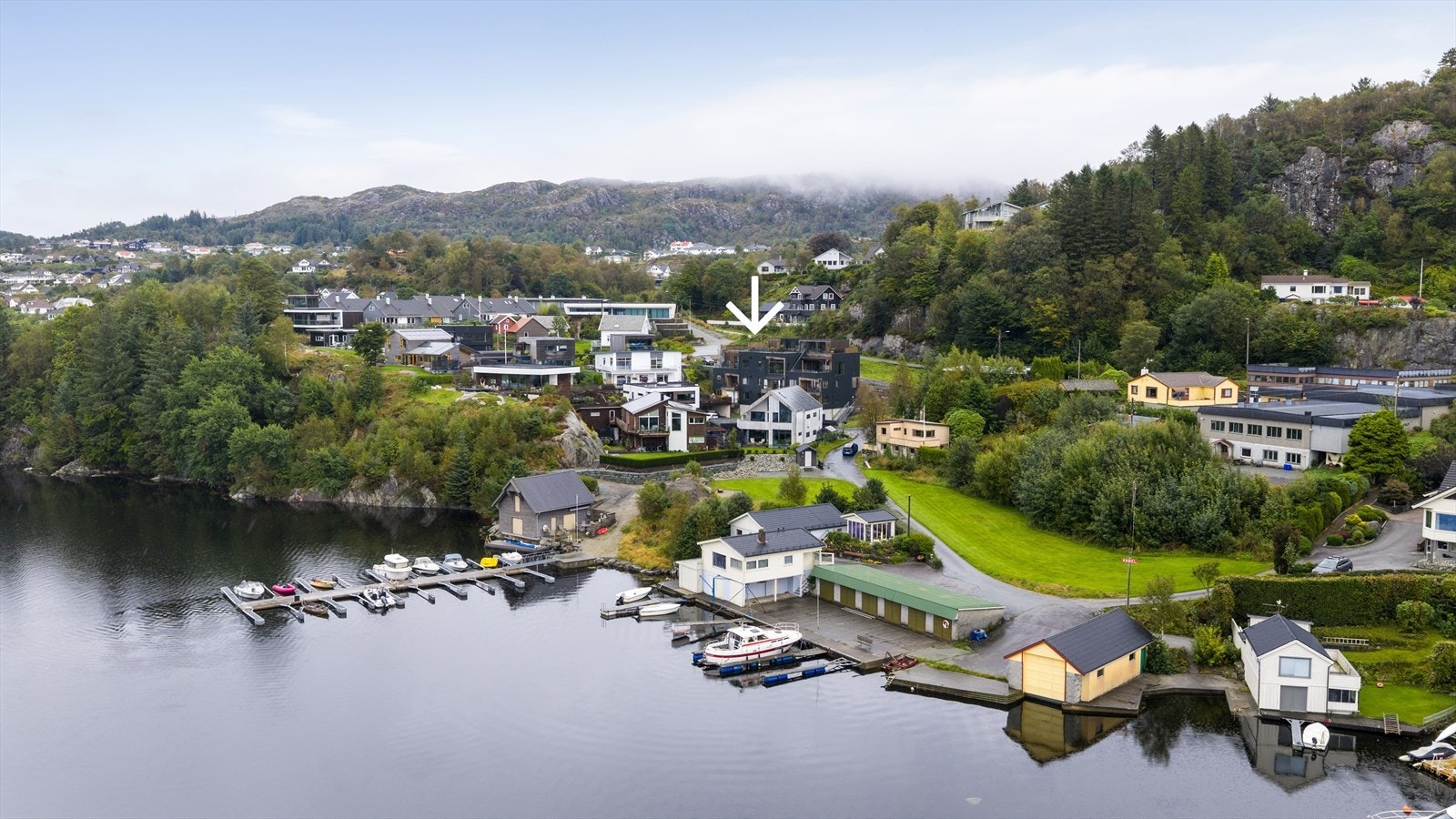 Nærhet til fjorden. Galleribilde