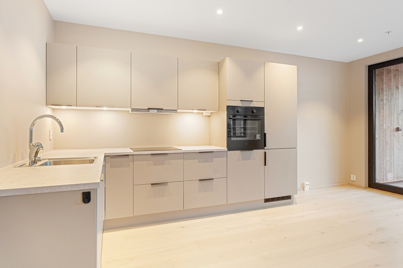 God oppbevarings- og benkeplass! Galleribilde