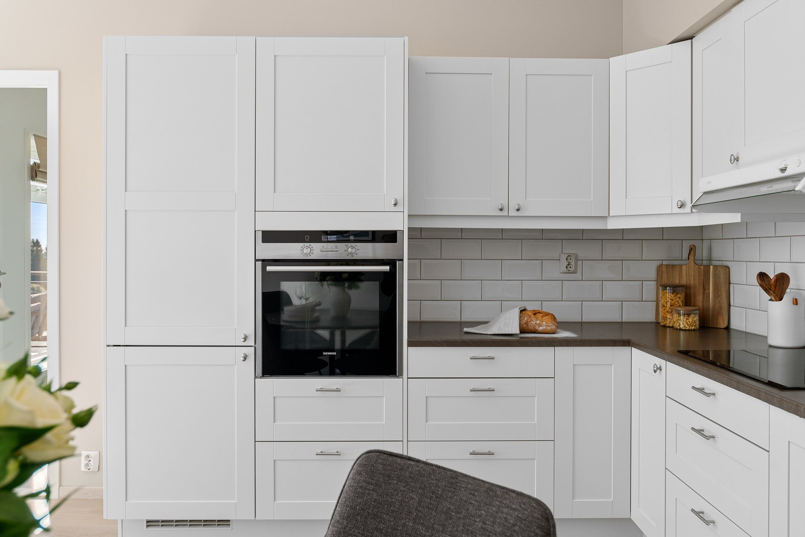 - Det er installert automatisk stopper med fuktsensor under kjøkkeninnredning - Galleribilde