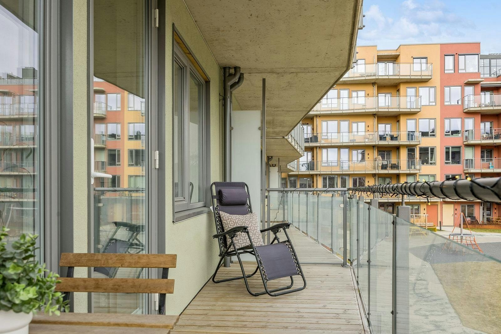 Kort vei til kollektiv og 10 min gange til Solsiden. Galleribilde