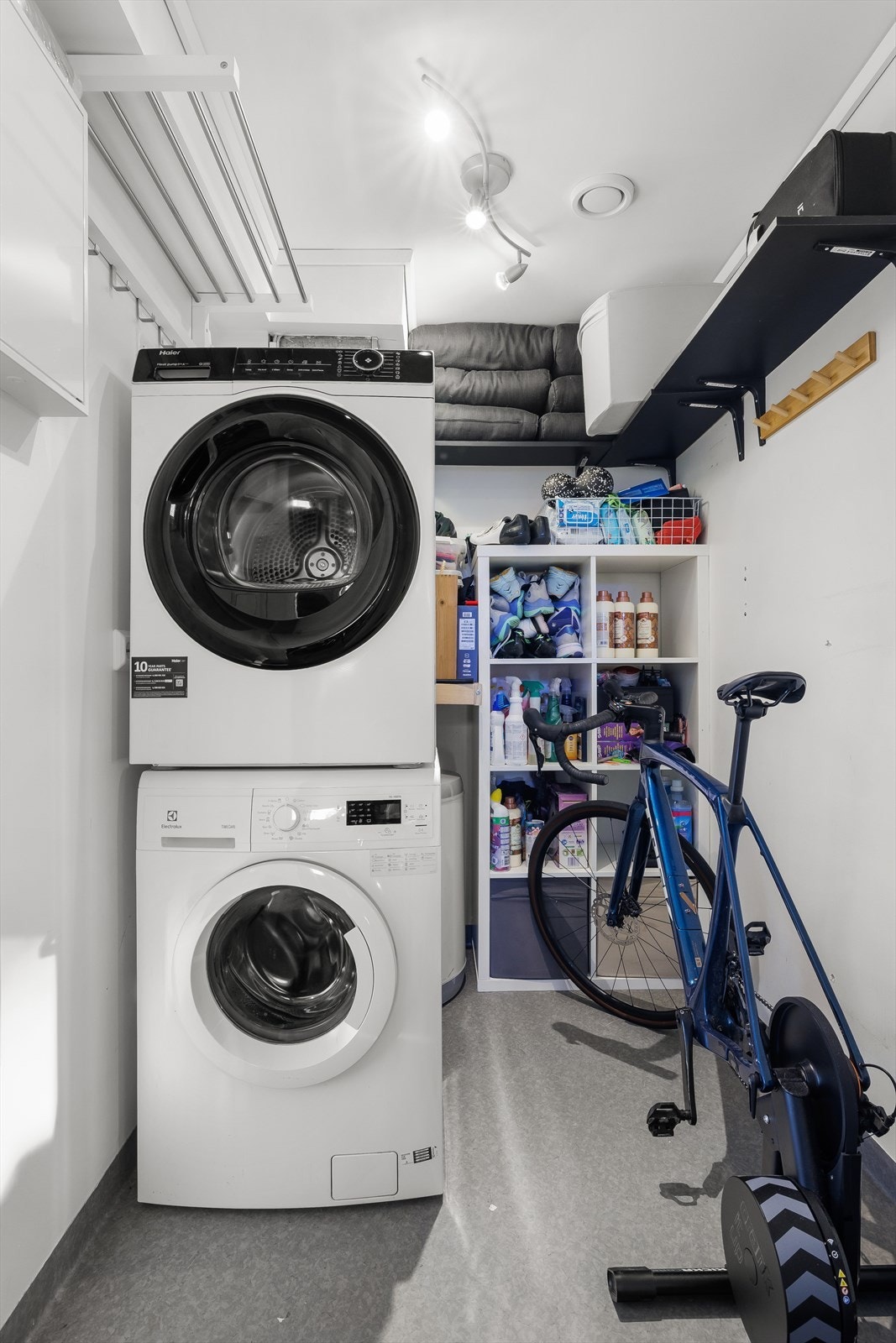 Innvendig bod/vaskerom Galleribilde