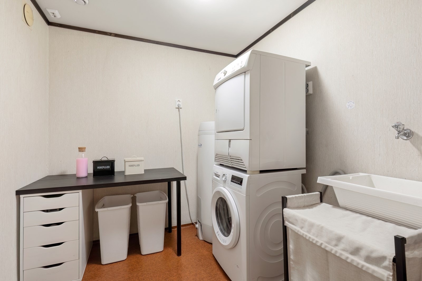 Vaskerom Galleribilde